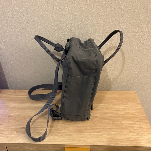 Fjallraven Kanken Mini Backpack Unisex in Super Gray - Picture 7 of 15
